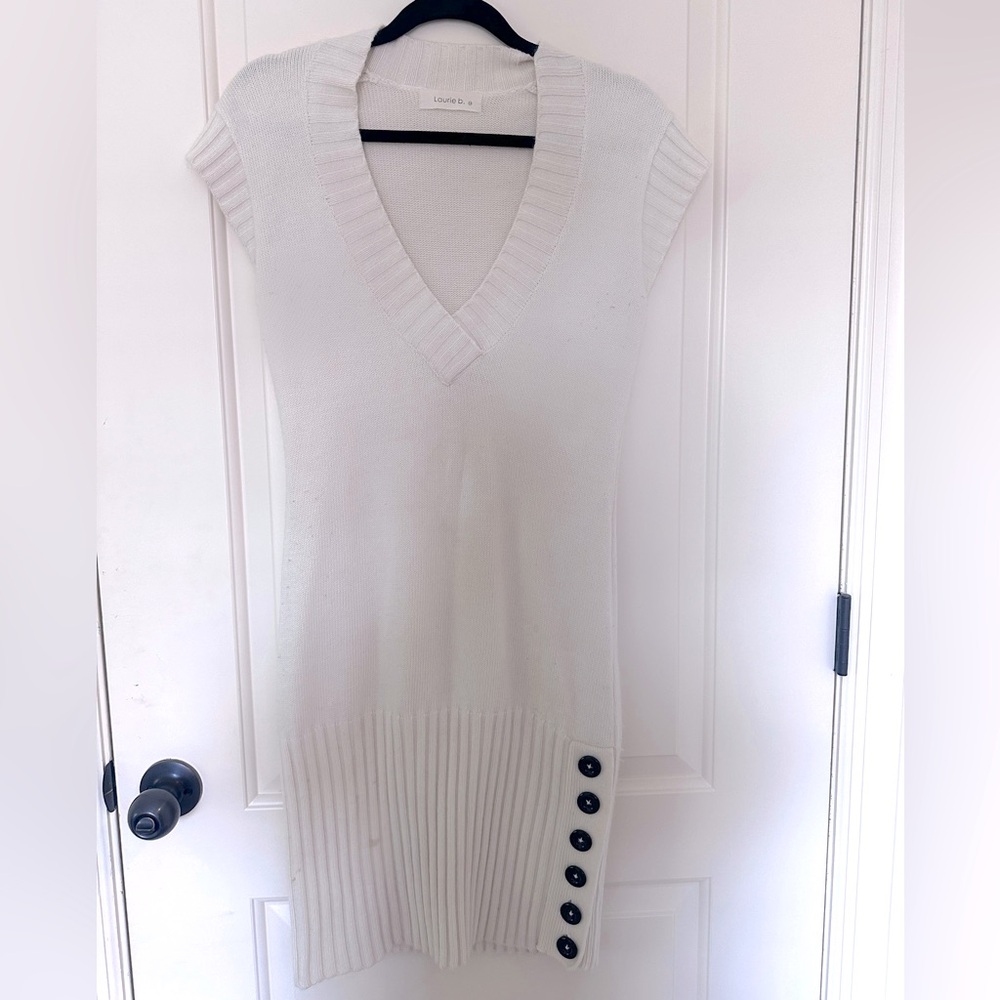 Sweater dress w button